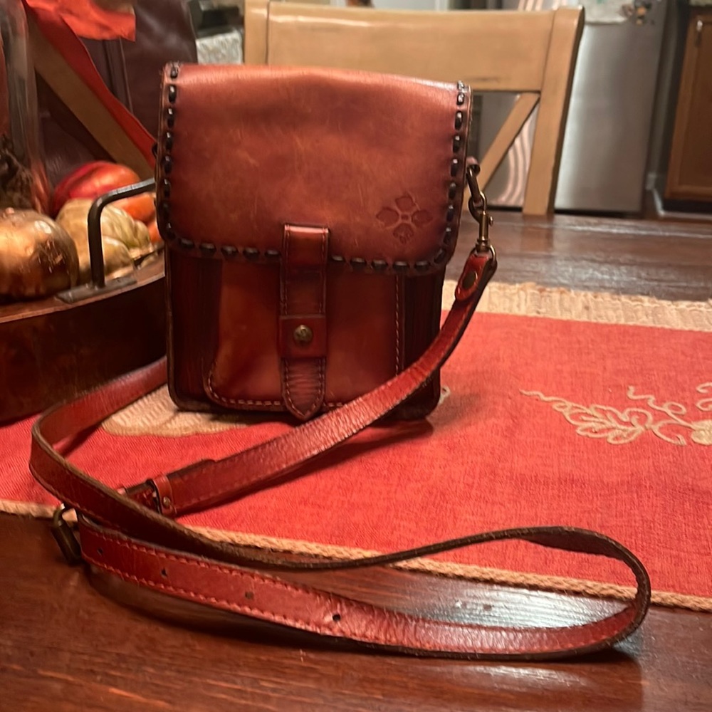 Patricia Nash crossbody, camera bag-GORGEOUS- Genuine Leather. Barely worn!